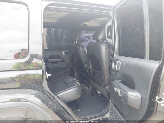 1C4HJXEG7JW175374 Jeep Wrangler Unlimited Sahara 4x4