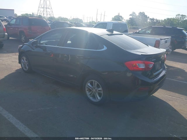 2017 CHEVROLET CRUZE 1G1BE5SM1H7222226 Photo 2