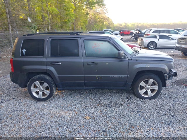 2017 Jeep Patriot Latitude 4x4 მანქანა იყიდება აუქციონზე, vin: 1C4NJRFB6HD174126, აუქციონის ნომერი: 44827104