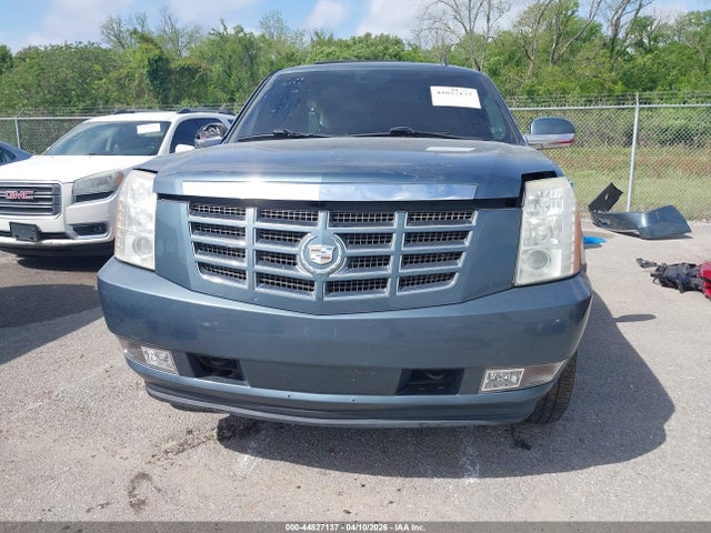 2008 Cadillac Escalade Standard მანქანა იყიდება აუქციონზე, vin: 1GYFK63818R198209, აუქციონის ნომერი: 44827137