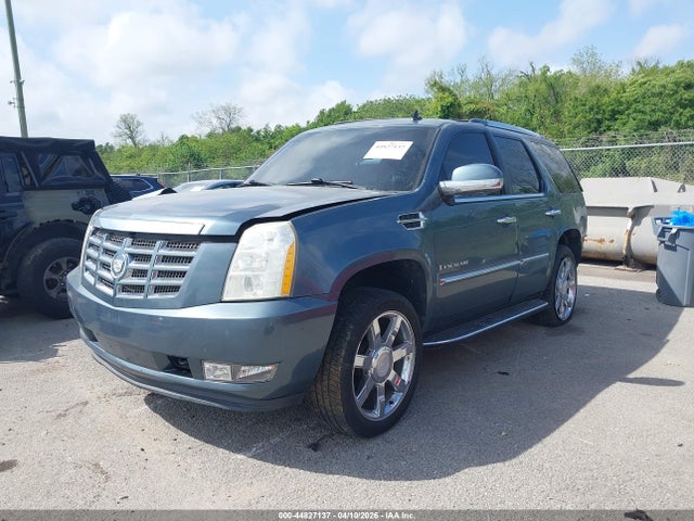 2008 Cadillac Escalade Standard მანქანა იყიდება აუქციონზე, vin: 1GYFK63818R198209, აუქციონის ნომერი: 44827137