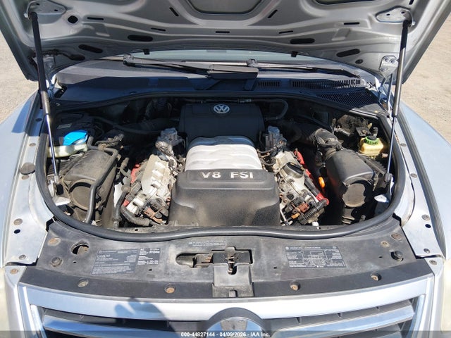 2008 Volkswagen Touareg 2 V8 Fsi მანქანა იყიდება აუქციონზე, vin: WVGCB77L68D048201, აუქციონის ნომერი: 44827144