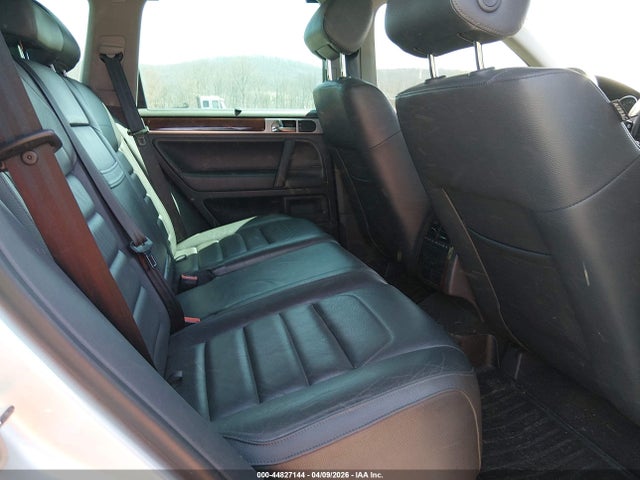 2008 Volkswagen Touareg 2 V8 Fsi მანქანა იყიდება აუქციონზე, vin: WVGCB77L68D048201, აუქციონის ნომერი: 44827144