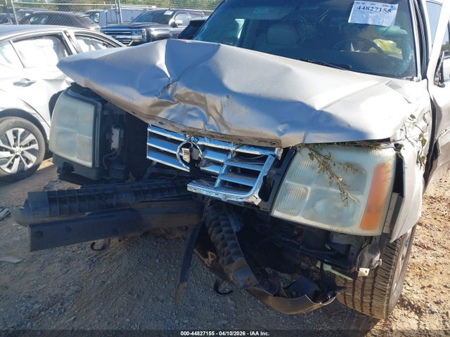 44827155 :رقم المزاد ، 3GYFK66N84G329180 vin ، 2004 Cadillac Escalade Esv Platinum Edition مزاد بيع