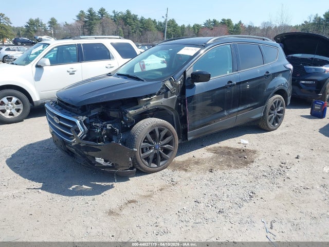 Ford ESCAPE SE 2017 1FMCU9G9XHUD33655 Image 2