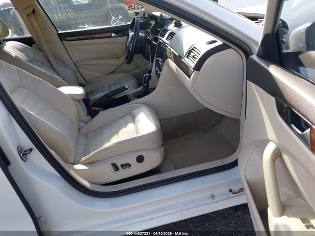 Продаж на аукціоні авто 2012 Volkswagen Passat 3.6l V6 Sel Premium, vin: 1VWCM7A3XCC065117, номер лоту: 44827231