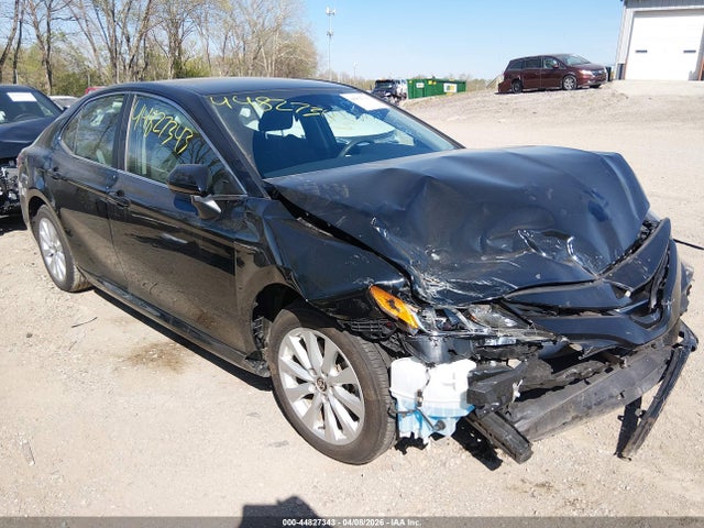 Продажа на аукционе авто 2020 Toyota Camry Le, vin: 4T1C11AK7LU946573, номер лота: 44827343