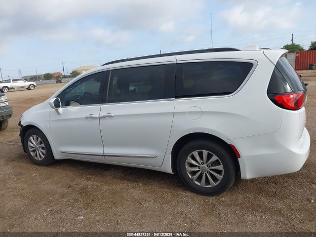 44827351 :رقم المزاد ، 2C4RC1BG5HR642519 vin ، 2017 Chrysler Pacifica Touring-l مزاد بيع