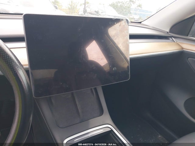 44827374 :رقم المزاد ، 7SAYGDED2RF096409 vin ، 2024 Tesla Model Y Long Range Single Motor Rear-wheel Drive/rwd مزاد بيع
