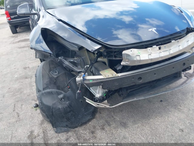 44827374 :رقم المزاد ، 7SAYGDED2RF096409 vin ، 2024 Tesla Model Y Long Range Single Motor Rear-wheel Drive/rwd مزاد بيع
