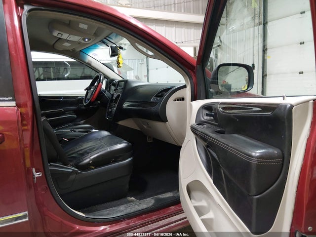 2013 Chrysler Town & Country Touring მანქანა იყიდება აუქციონზე, vin: 2C4RC1BG8DR677758, აუქციონის ნომერი: 44827377