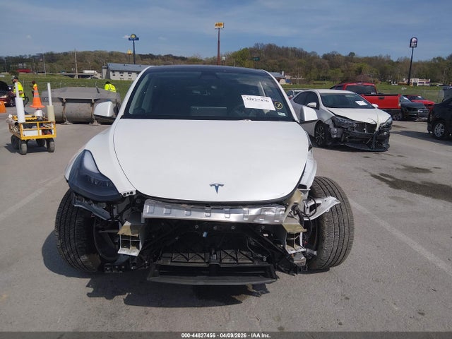 2023 Tesla Model Y Awd/long Range Dual Motor All-wheel Drive მანქანა იყიდება აუქციონზე, vin: 7SAYGDEE4PF803600, აუქციონის ნომერი: 44827456