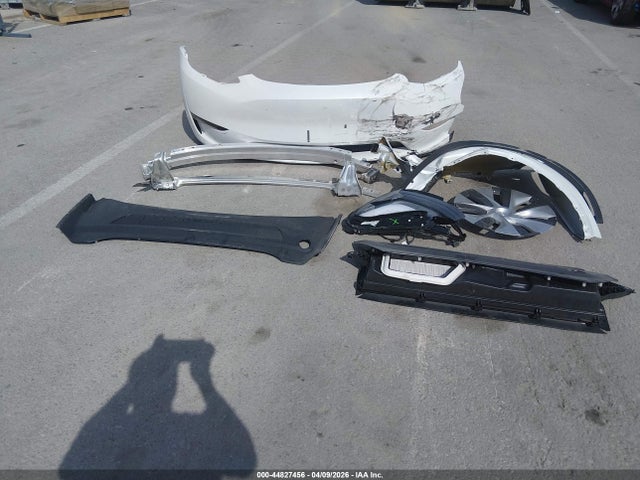 2023 Tesla Model Y Awd/long Range Dual Motor All-wheel Drive მანქანა იყიდება აუქციონზე, vin: 7SAYGDEE4PF803600, აუქციონის ნომერი: 44827456