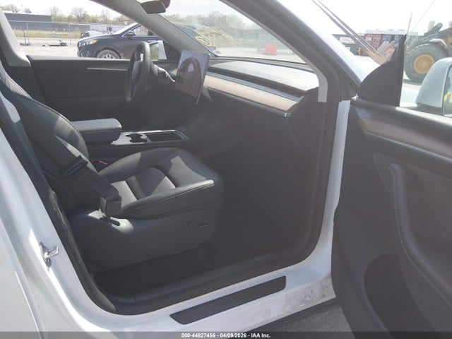 2023 Tesla Model Y Awd/long Range Dual Motor All-wheel Drive მანქანა იყიდება აუქციონზე, vin: 7SAYGDEE4PF803600, აუქციონის ნომერი: 44827456