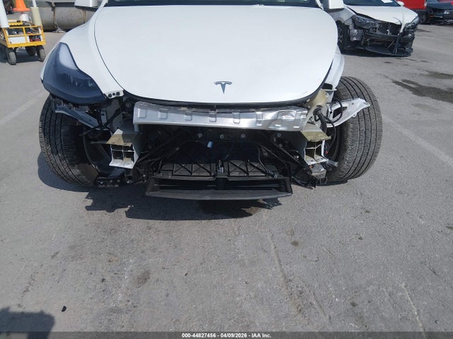 2023 Tesla Model Y Awd/long Range Dual Motor All-wheel Drive მანქანა იყიდება აუქციონზე, vin: 7SAYGDEE4PF803600, აუქციონის ნომერი: 44827456