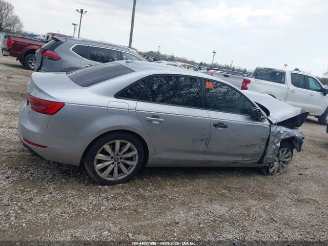 2017 Audi A4 2.0t Premium მანქანა იყიდება აუქციონზე, vin: WAUANAF42HN002012, აუქციონის ნომერი: 44827496