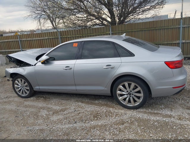 2017 Audi A4 2.0t Premium მანქანა იყიდება აუქციონზე, vin: WAUANAF42HN002012, აუქციონის ნომერი: 44827496
