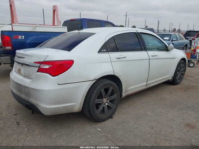 2014 Chrysler 200 Lx მანქანა იყიდება აუქციონზე, vin: 1C3CCBABXEN210510, აუქციონის ნომერი: 44827503