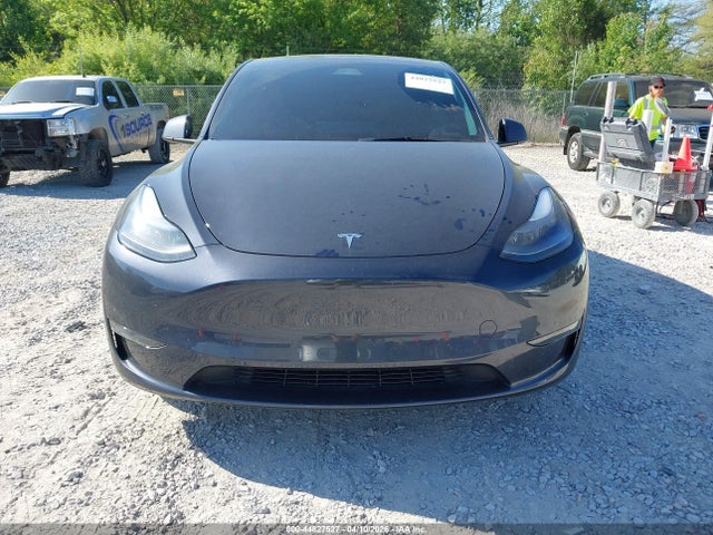 2025 Tesla Model Y Long Range Dual Motor Rear-wheel Drive მანქანა იყიდება აუქციონზე, vin: 7SAYGDED5SA343358, აუქციონის ნომერი: 44827527