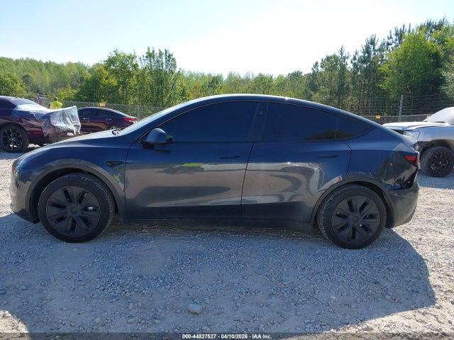 2025 Tesla Model Y Long Range Dual Motor Rear-wheel Drive მანქანა იყიდება აუქციონზე, vin: 7SAYGDED5SA343358, აუქციონის ნომერი: 44827527