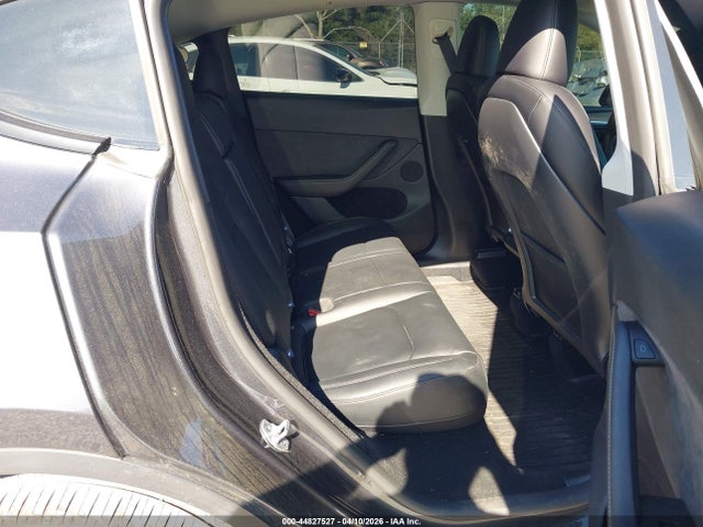 2025 Tesla Model Y Long Range Dual Motor Rear-wheel Drive მანქანა იყიდება აუქციონზე, vin: 7SAYGDED5SA343358, აუქციონის ნომერი: 44827527