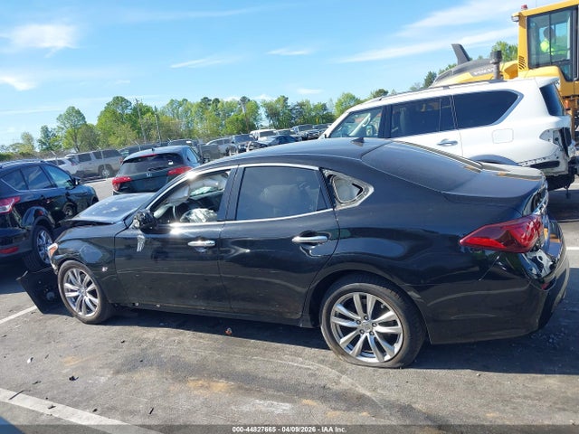 2018 Infiniti Q70 3.7 Luxe მანქანა იყიდება აუქციონზე, vin: JN1BY1AP7JM181159, აუქციონის ნომერი: 44827665
