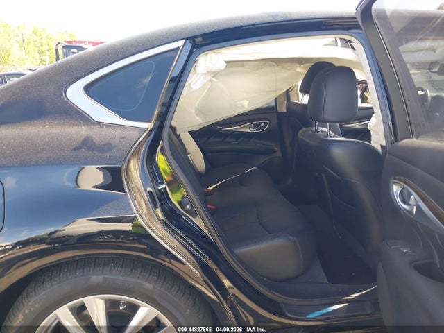 2018 Infiniti Q70 3.7 Luxe მანქანა იყიდება აუქციონზე, vin: JN1BY1AP7JM181159, აუქციონის ნომერი: 44827665