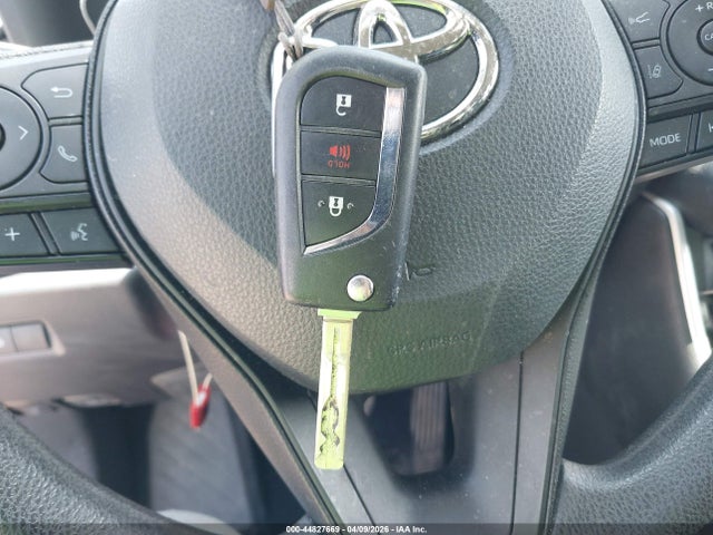 2T3H1RFV7RC259067 Toyota RAV4 LE