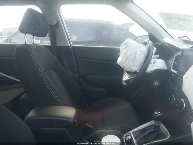 2023 HYUNDAI VENUE KMHRC8A33PU255648 Photo 4