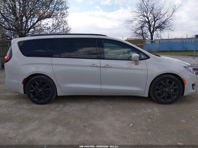 Продажа на аукционе авто 2020 Chrysler Pacifica Touring L Plus, vin: 2C4RC1EG3LR210032, номер лота: 44827959