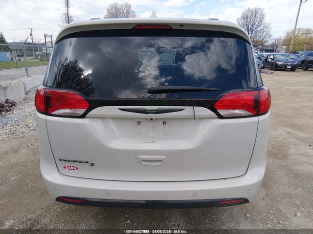 Продажа на аукционе авто 2020 Chrysler Pacifica Touring L Plus, vin: 2C4RC1EG3LR210032, номер лота: 44827959