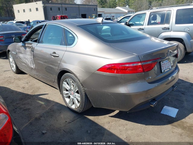 SAJBJ4BVXGCY18433 Jaguar Xf 35t Premium