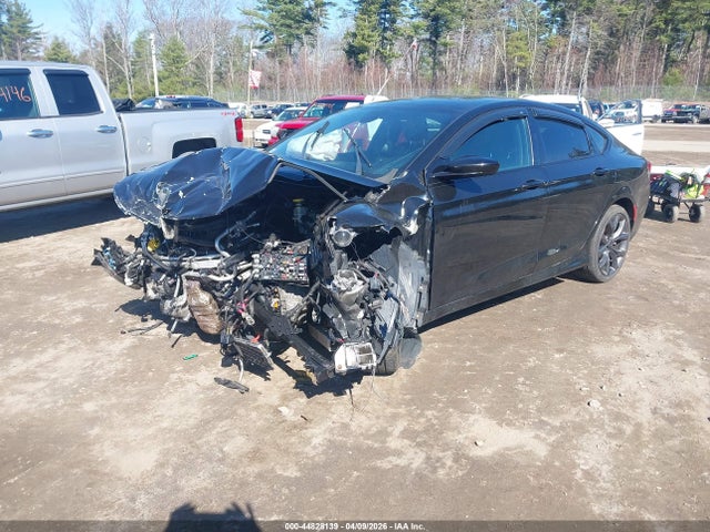 1C3CCCDGXFN624272 Chrysler 200 S