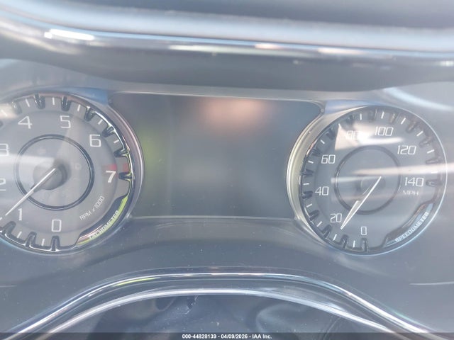 1C3CCCDGXFN624272 Chrysler 200 S