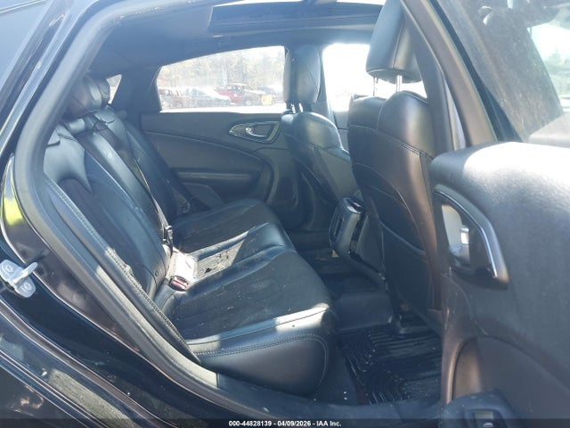 1C3CCCDGXFN624272 Chrysler 200 S