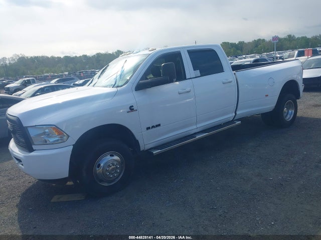44828141 :رقم المزاد ، 3C7WRSCL5FG642853 vin ، 2015 Ram 3500 Chassis Tradesman/slt/laramie مزاد بيع