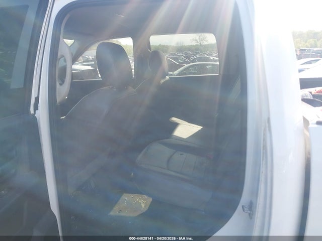 44828141 :رقم المزاد ، 3C7WRSCL5FG642853 vin ، 2015 Ram 3500 Chassis Tradesman/slt/laramie مزاد بيع