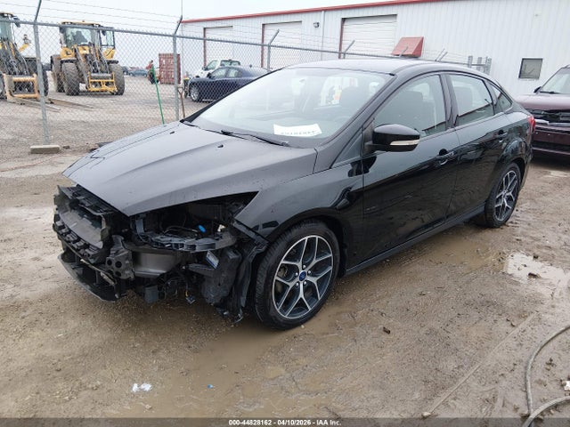 Ford FOCUS SE 2018 1FADP3FE2JL331752 Image 2