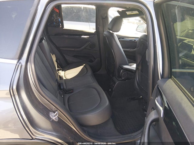 2016 BMW X1 WBXHT3C37GP880698 Photo 7