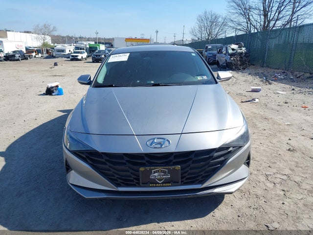 5NPLS4AG6NH081963 Hyundai ELANTRA SEL