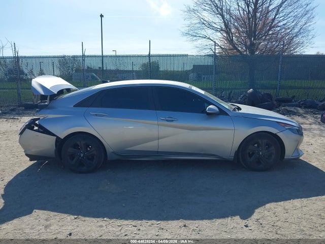 5NPLS4AG6NH081963 Hyundai ELANTRA SEL