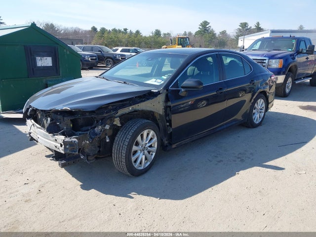 Продажа на аукционе авто 2018 Toyota Camry Le, vin: 4T1B11HK7JU627303, номер лота: 44828254