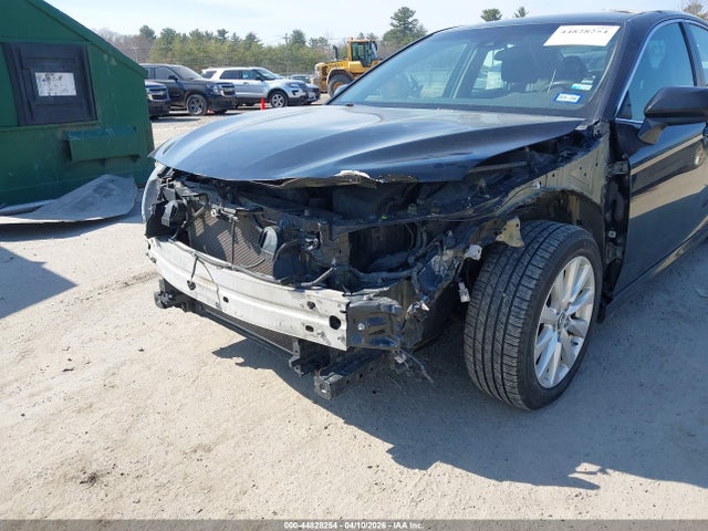 Продажа на аукционе авто 2018 Toyota Camry Le, vin: 4T1B11HK7JU627303, номер лота: 44828254