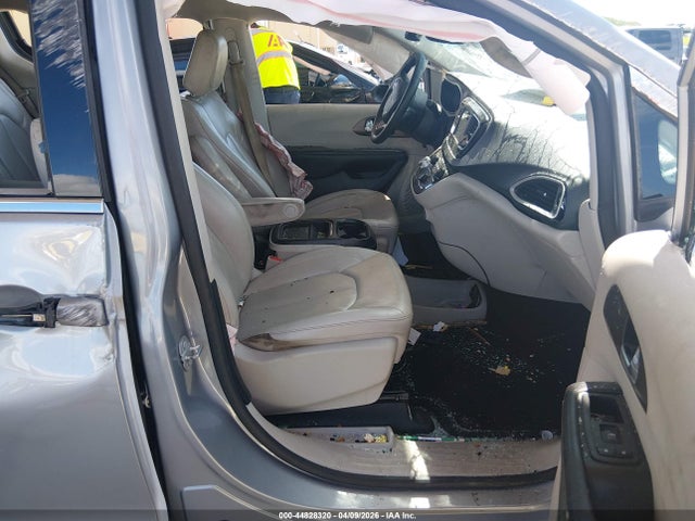 2021 Chrysler Voyager Lxi მანქანა იყიდება აუქციონზე, vin: 2C4RC1DG0MR505690, აუქციონის ნომერი: 44828320