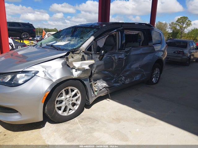 2021 Chrysler Voyager Lxi მანქანა იყიდება აუქციონზე, vin: 2C4RC1DG0MR505690, აუქციონის ნომერი: 44828320