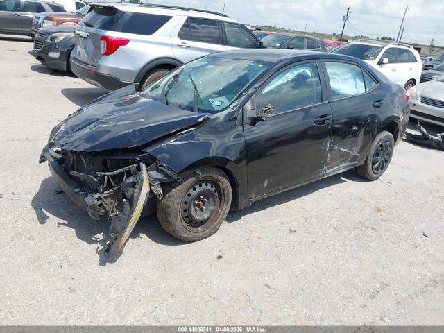 2015 TOYOTA COROLLA 5YFBURHE2FP352223 Photo 1