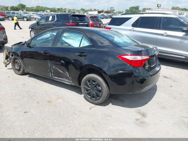 2015 TOYOTA COROLLA 5YFBURHE2FP352223 Photo 2