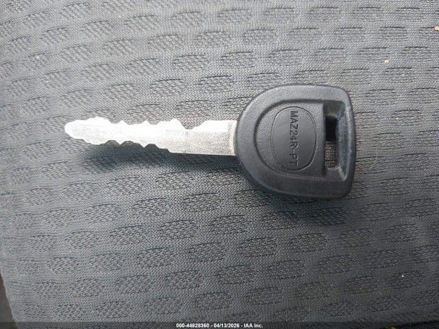 2005 Mazda Mazda3 I მანქანა იყიდება აუქციონზე, vin: JM1BK12F851326995, აუქციონის ნომერი: 44828360