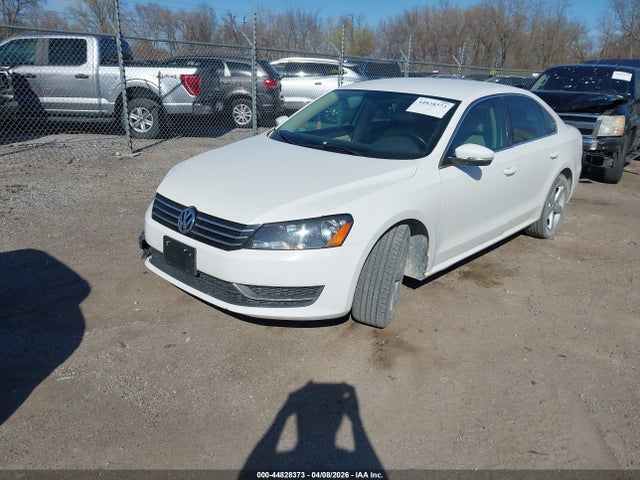 1VWBS7A35EC040663 Volkswagen Passat 1.8t Se