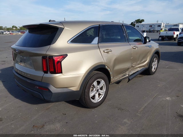 44828376 :رقم المزاد ، 5XYRG4LC5MG028831 vin ، 2021 Kia Sorento Lx مزاد بيع